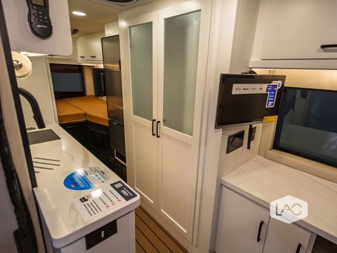 Used 2023 Mercedes-Benz Sprinter 3500 image 3