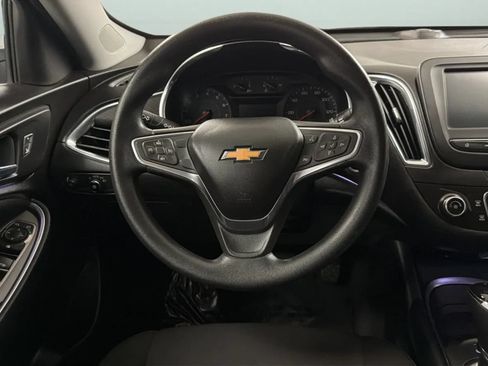 Used 2018 Chevrolet Malibu LT FWD image 10