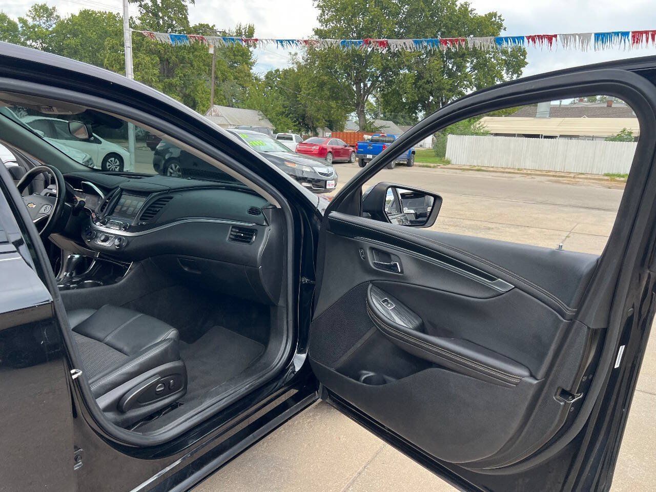 Used 2019 Chevrolet Impala LT FWD image 18