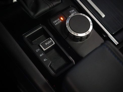 Used 2024 Toyota Sequoia Platinum image 29