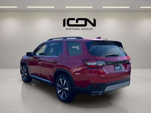 Used 2024 Honda Pilot Elite image 3
