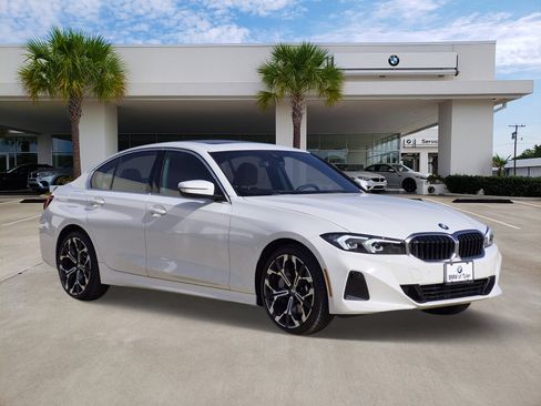 Certified 2025 BMW 330i Sedan w/ Premium Package image 3