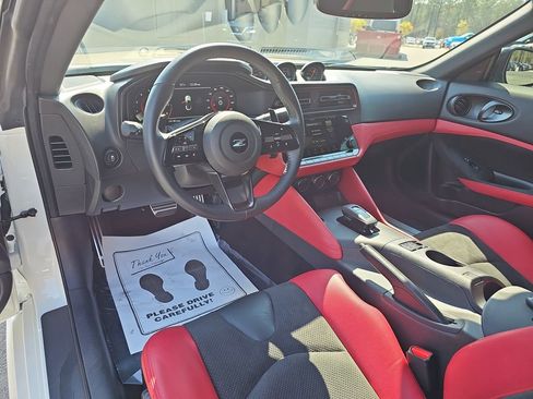 Used 2025 Nissan Z Performance w/ Floor Mat Package image 18