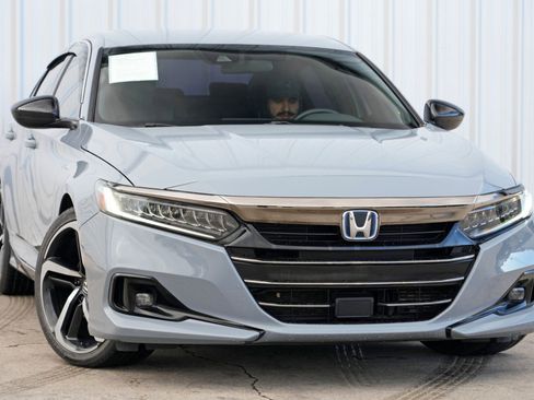 Used 2022 Honda Accord Sport image 2