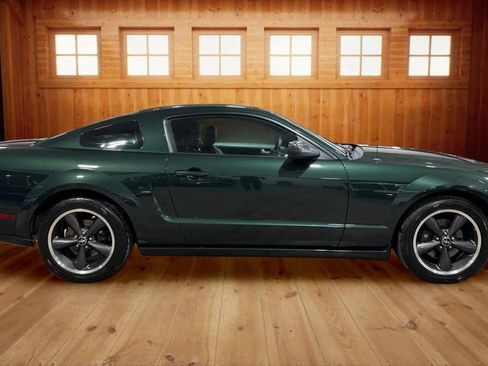 Used 2009 Ford Mustang GT Premium image 2
