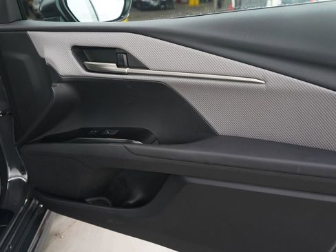 Used 2025 Toyota Camry SE image 9