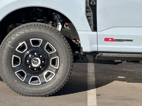 New 2026 Ford F250 Platinum image 24