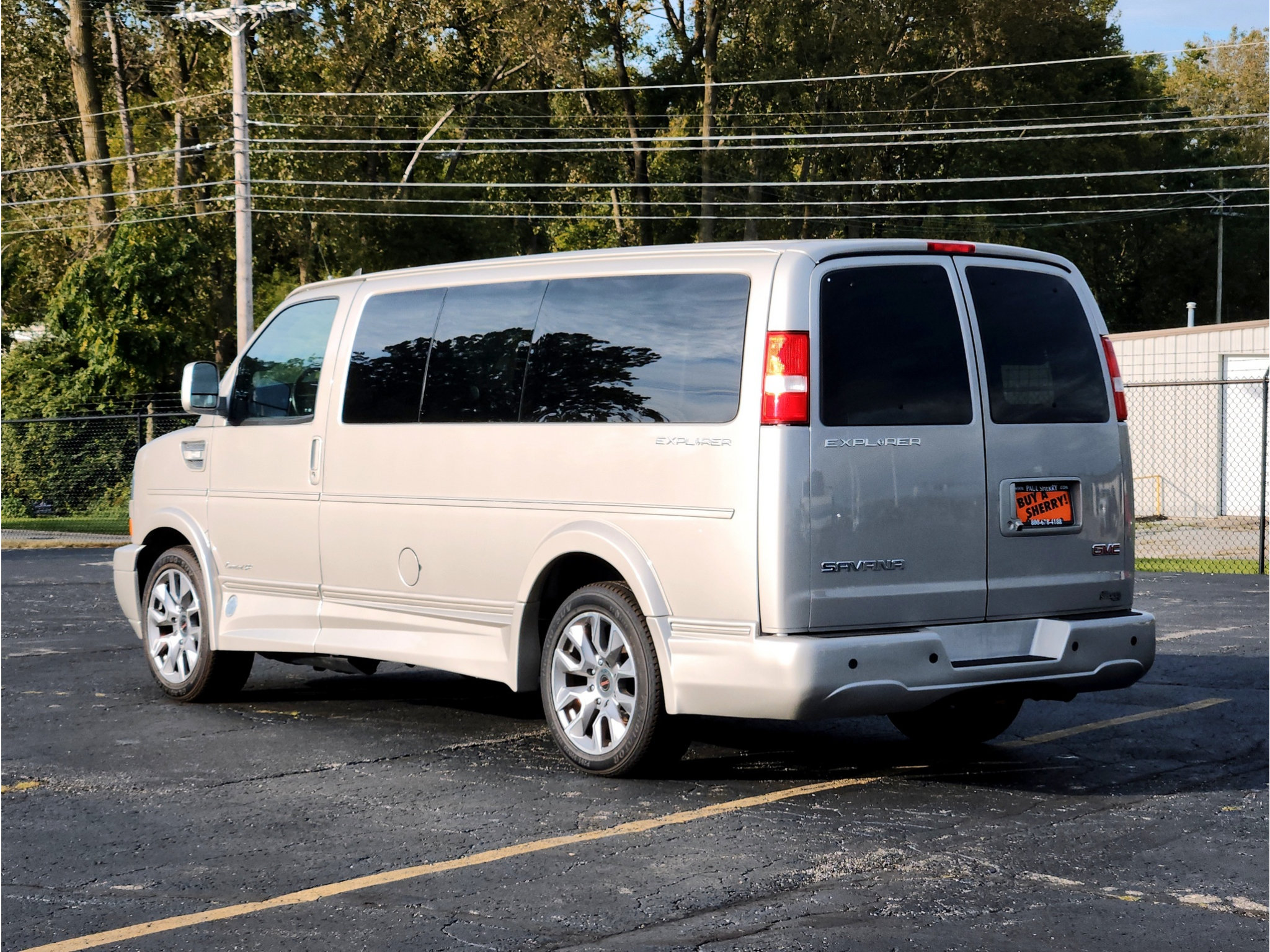 Used 2022 GMC Savana 2500 w/ Enhanced Convenience Package RWD image 12