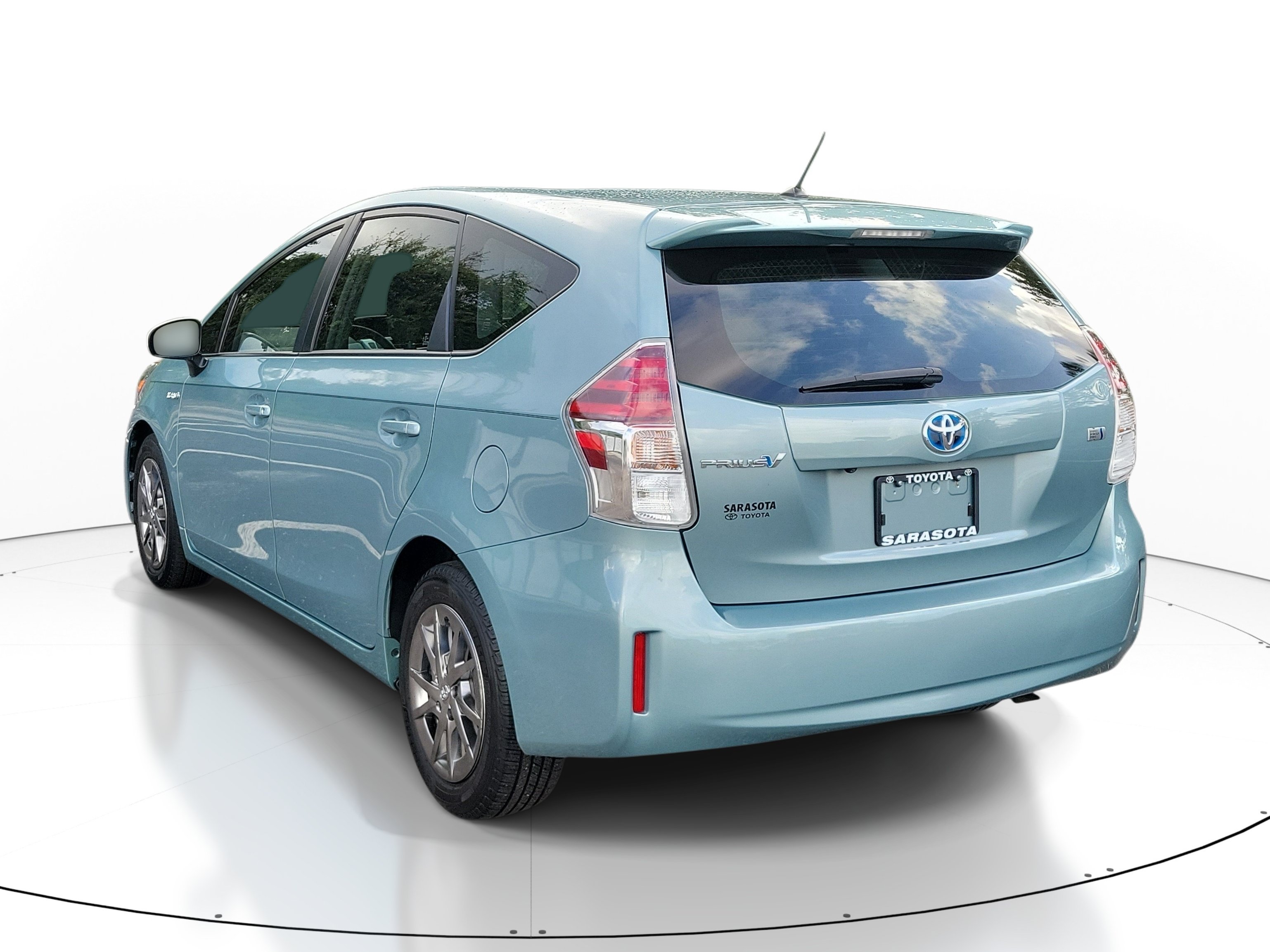 Used 2015 Toyota Prius V Two FWD image 4