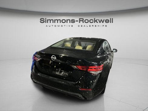 Used 2025 Nissan Sentra SV w/ SV Premium Package image 7