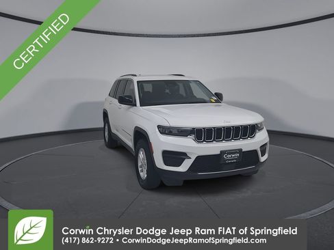 Used 2023 Jeep Grand Cherokee Laredo AWD/4WD image 4