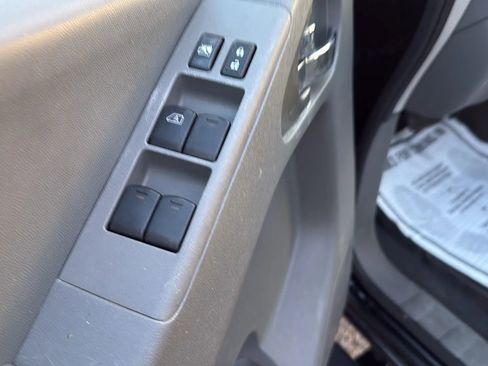 Used 2021 Nissan Frontier SV w/ Midnight Edition Floor Mats image 16