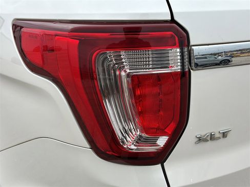 Used 2016 Ford Explorer XLT w/ Equipment Group 202A image 38