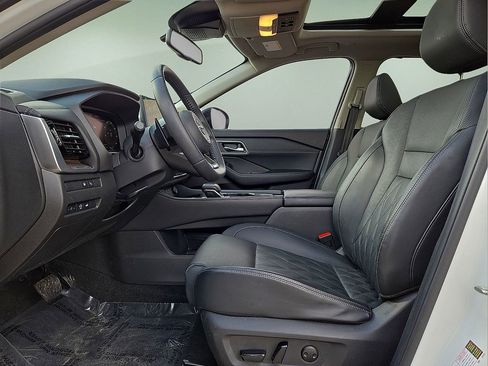 Used 2024 Nissan Rogue Platinum w/ Platinum Premium Package image 23