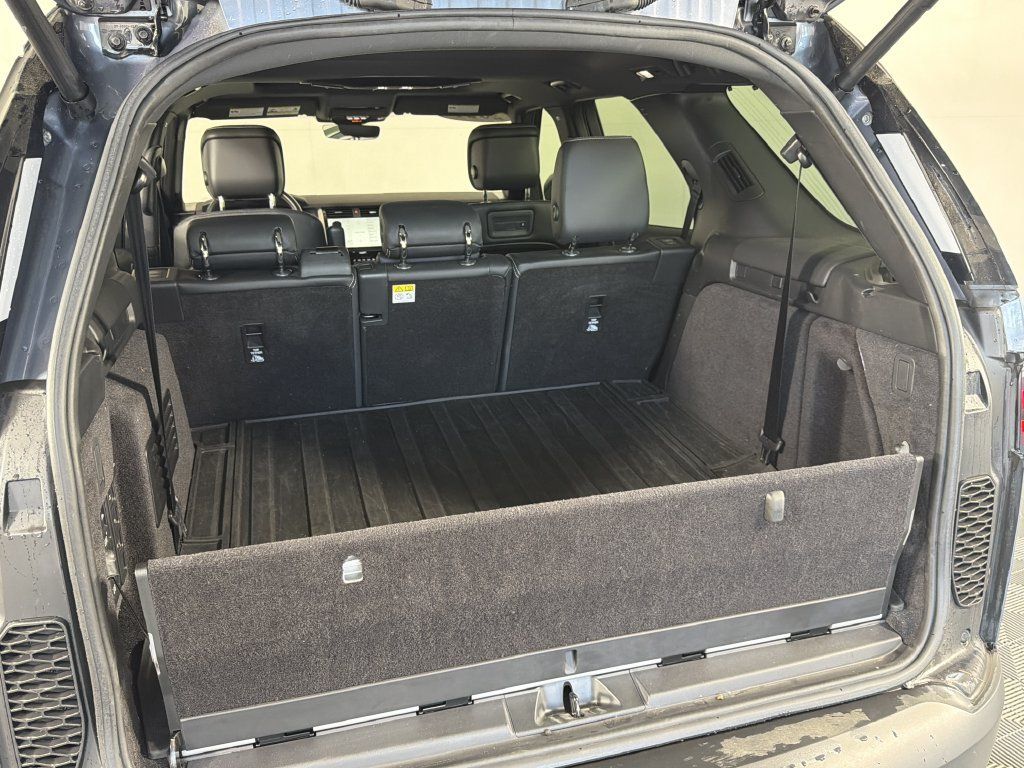 Used 2021 Land Rover Discovery S AWD/4WD image 8
