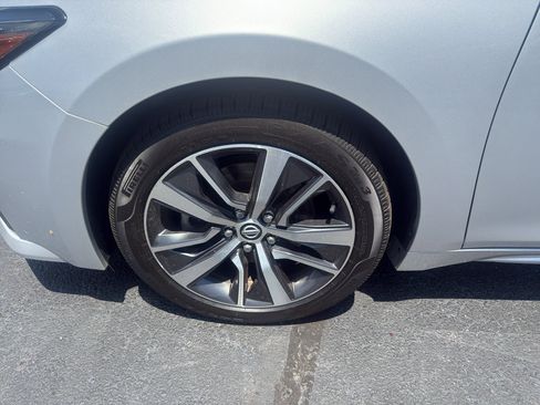 Used 2020 Nissan Maxima 3.5 SV w/ Floor Mat Group FWD image 9