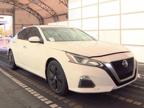 Used 2019 Nissan Altima 2.5 S FWD image 4