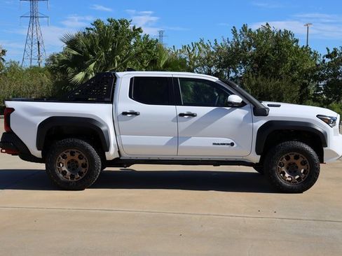 New 2025 Toyota Tacoma Trailhunter image 4