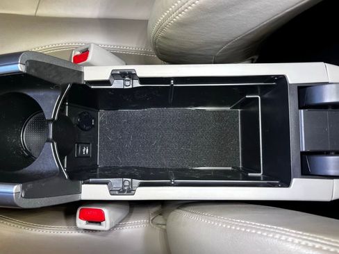 Used 2014 Toyota Prius Four image 33