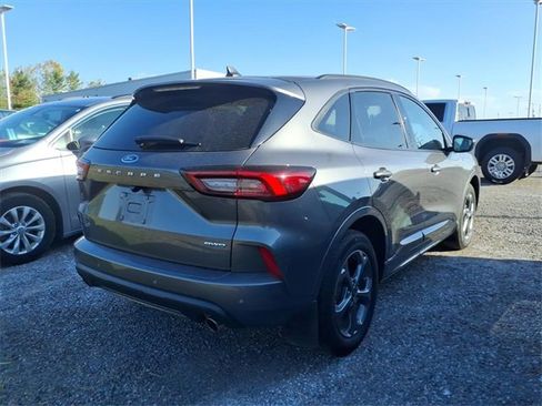Used 2023 Ford Escape ST-Line w/ Tech Pack #1 image 9