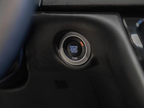 Used 2025 Chrysler Pacifica Select FWD image 30