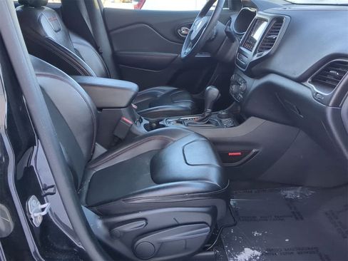 Used 2020 Jeep Cherokee Trailhawk w/ Comfort/Convenience Group image 28