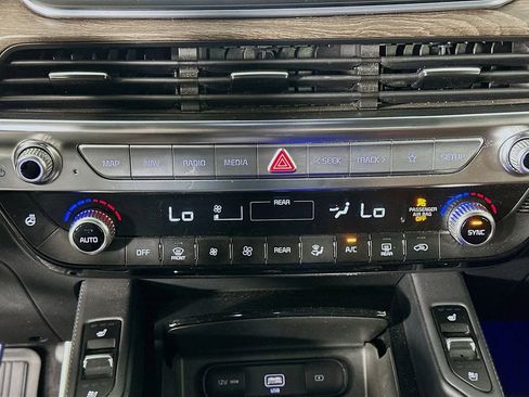 Used 2020 Kia Telluride SX w/ SX Prestige Package AWD/4WD image 16