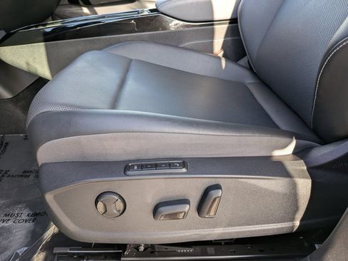 Certified 2023 Volkswagen ID.4 Pro RWD image 17