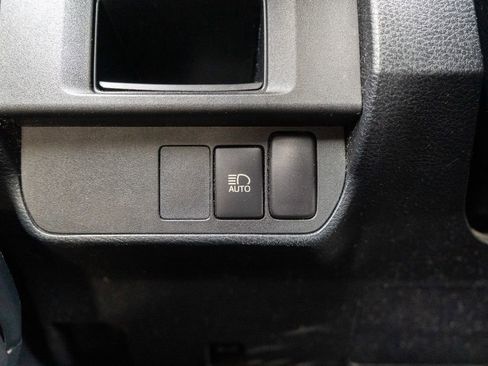 Used 2018 Toyota Tacoma SR image 20