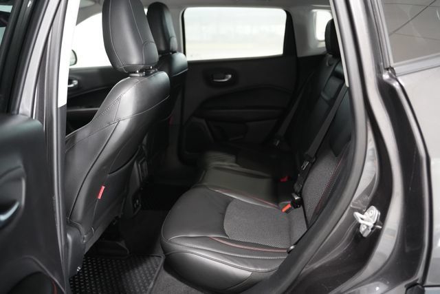 Used 2018 Jeep Compass Trailhawk w/ Cold Weather Group AWD/4WD image 15