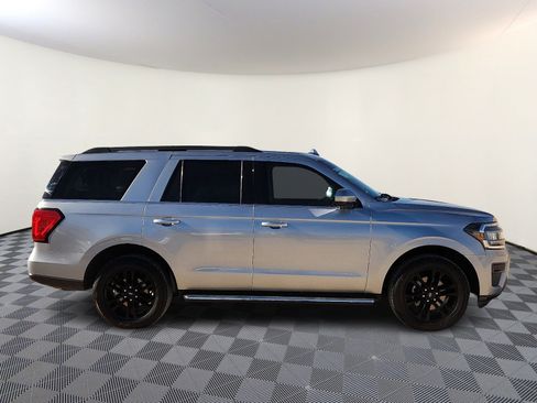 Used 2023 Ford Expedition XLT RWD image 5