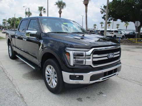 Used 2025 Ford F150 Lariat w/ Equipment Group 502A High AWD/4WD image 1