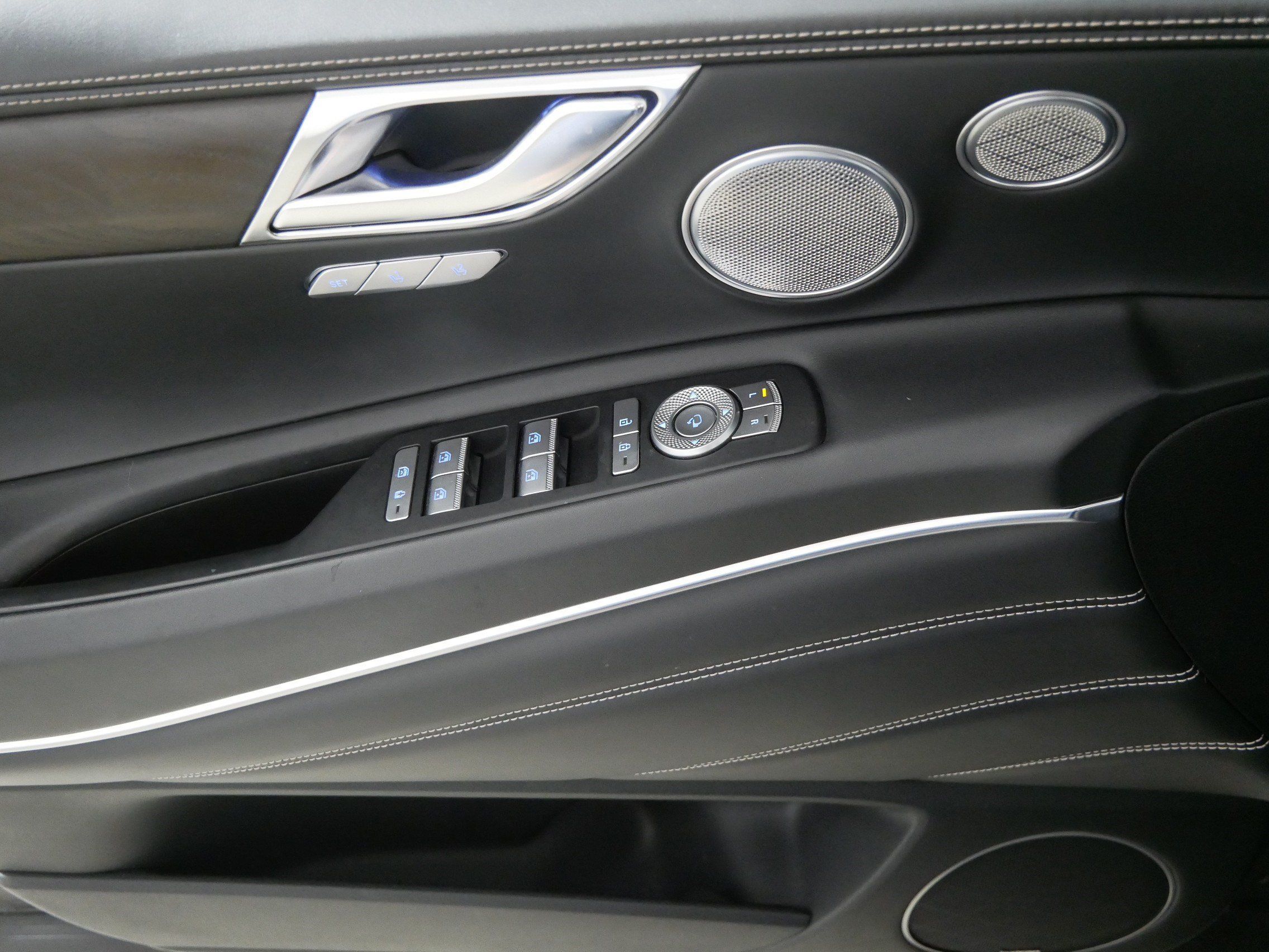Certified 2023 Genesis GV80 3.5T AWD/4WD image 19