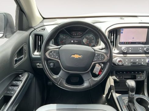 Used 2022 Chevrolet Colorado Z71 AWD/4WD image 9