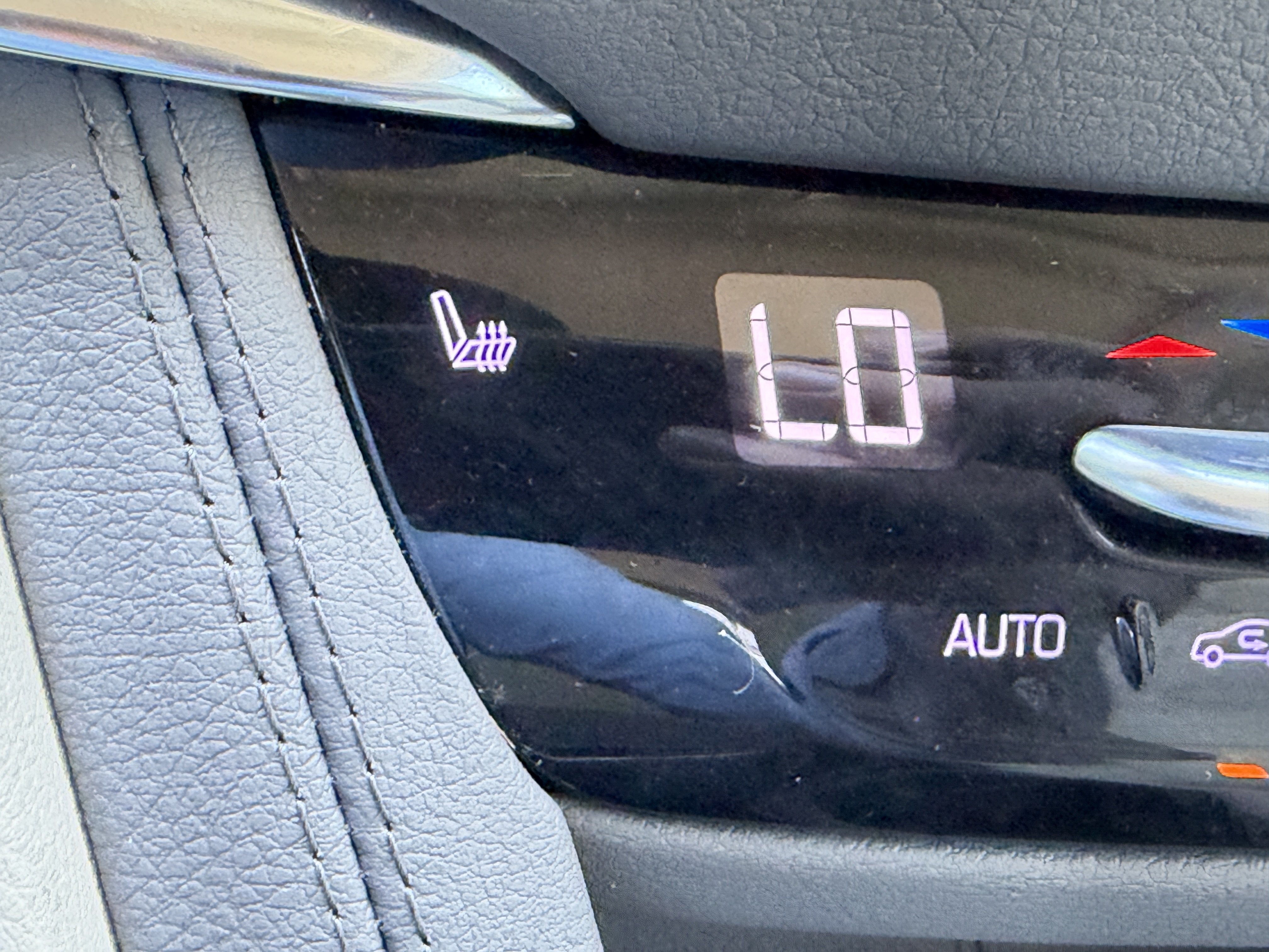 Certified 2022 Cadillac XT5 Premium Luxury FWD image 23
