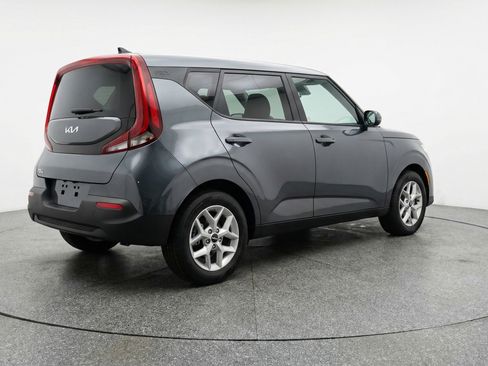Used 2025 Kia Soul LX w/ LX Technology Package FWD image 9