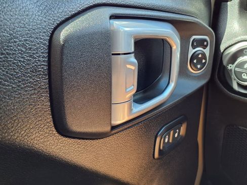 Used 2020 Jeep Gladiator Sport w/ Quick Order Package 24S image 10