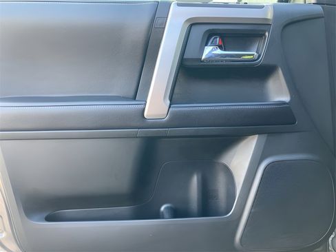 Used 2017 Toyota 4Runner SR5 image 45