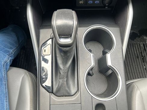 Used 2022 Toyota Highlander XLE image 29