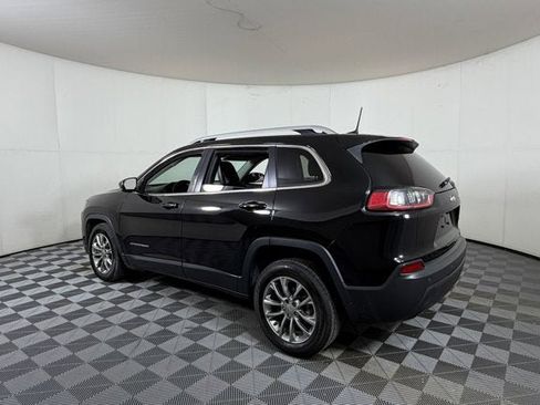 Used 2019 Jeep Cherokee Latitude Plus FWD image 3