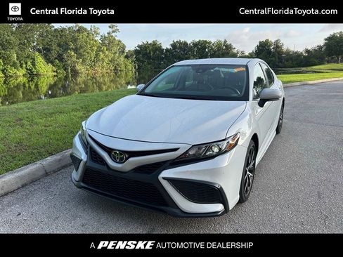 Used 2024 Toyota Camry SE FWD image 1