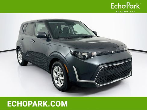 Used 2025 Kia Soul LX w/ LX Technology Package FWD image 1