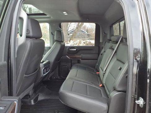 Used 2022 GMC Sierra 3500 SLT w/ SLT Convenience Package image 11