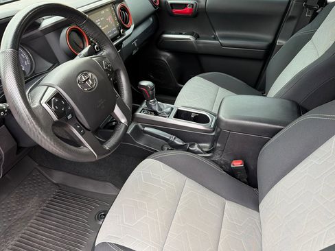 Used 2023 Toyota Tacoma TRD Off-Road w/ Black Out Package (TMS) image 10