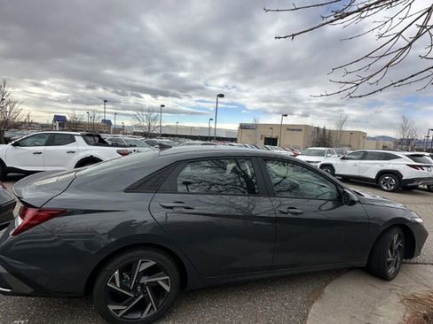 Used 2025 Hyundai Elantra SEL image 26