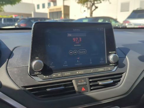 Used 2022 Nissan Altima 2.5 SV image 18