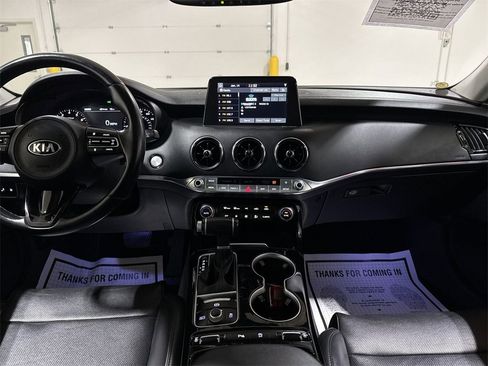 Used 2019 Kia Stinger Premium image 10