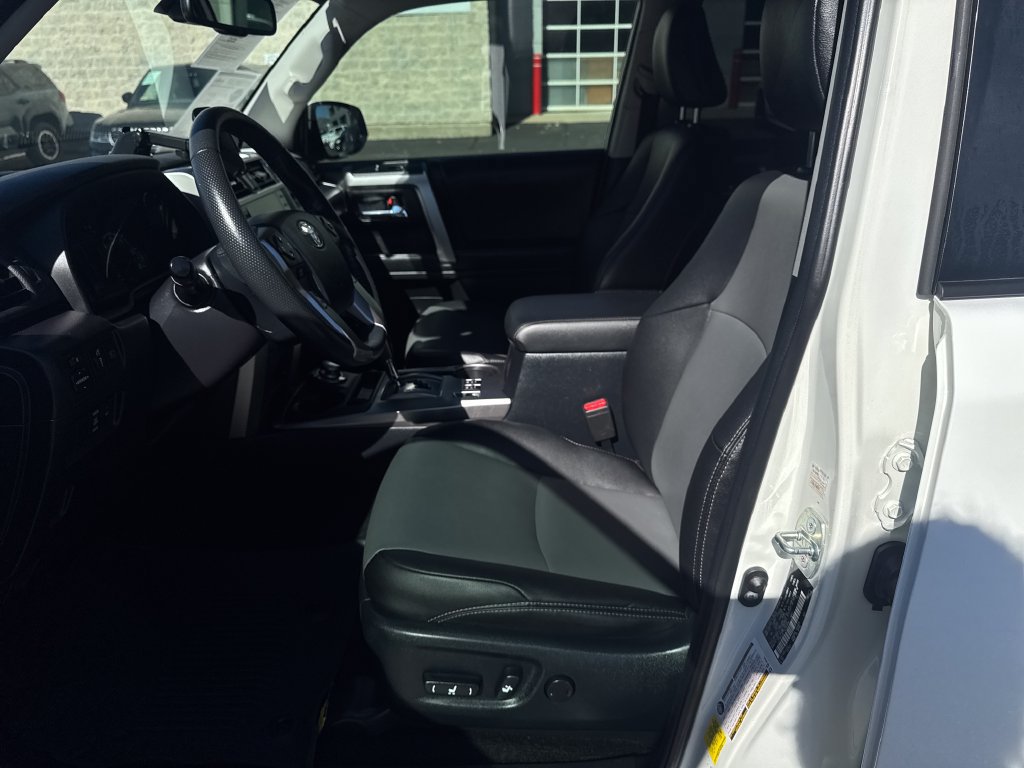 Used 2023 Toyota 4Runner SR5 Premium w/ Moonroof Package AWD/4WD image 9