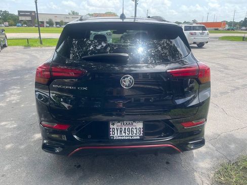 Used 2021 Buick Encore GX Select w/ Advanced Technology Package FWD image 5