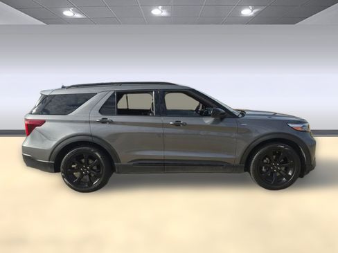 Certified 2024 Ford Explorer ST-Line w/ Class IV Trailer Tow Package image 8